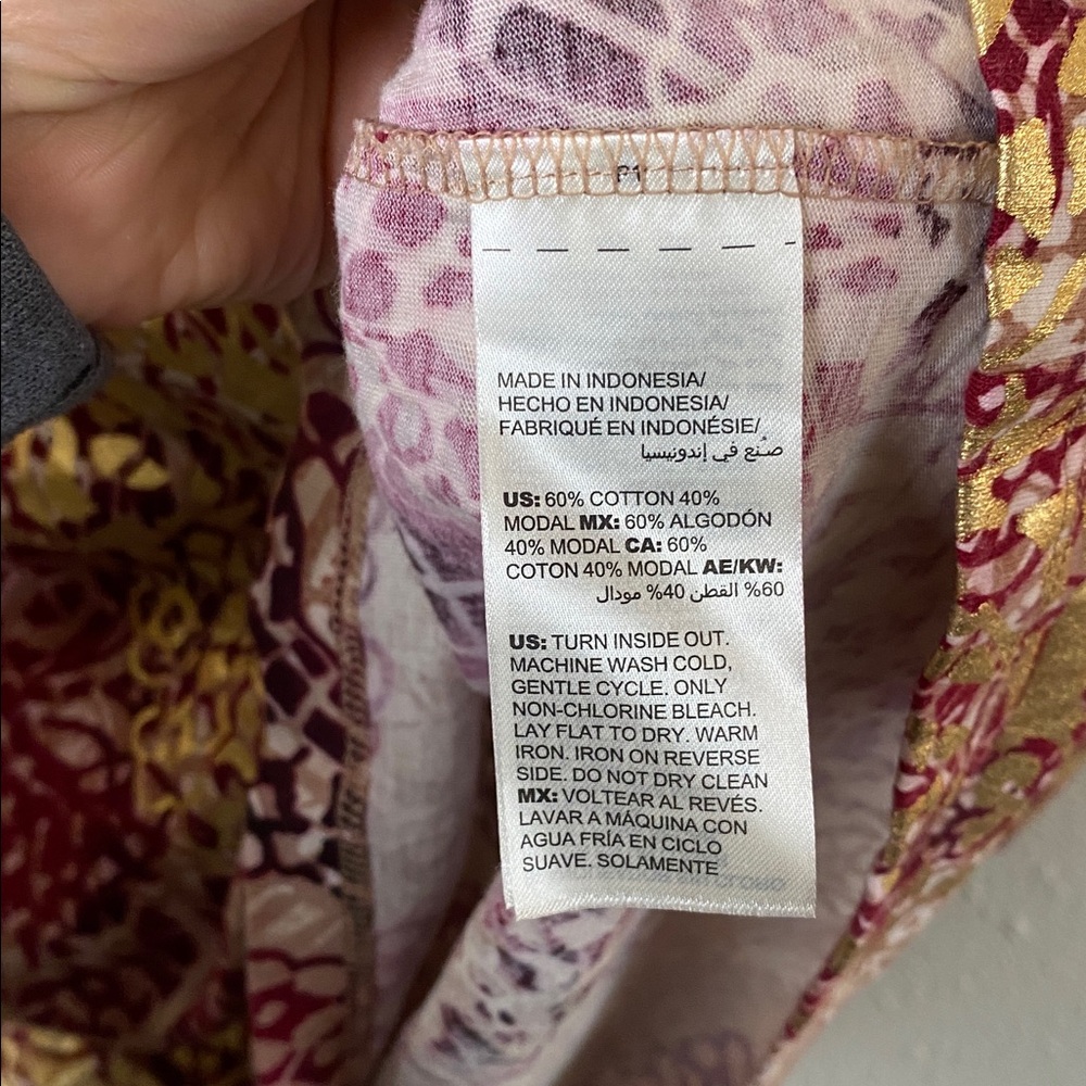 Chico's Zenergy Metallic Printed 3/4 Sleeve Blouse Top 2 (M/8) - Picture 5 of 6